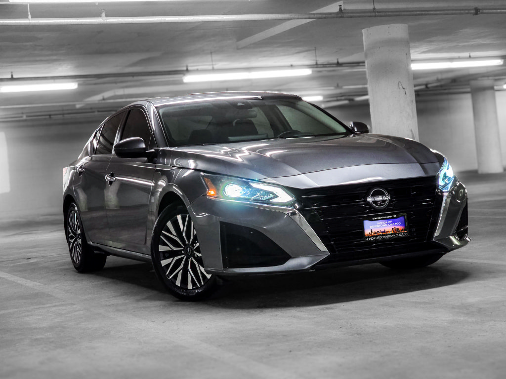 Used 2023 Nissan Altima 2.5 SV w/ SV Premium Package FWD image 4