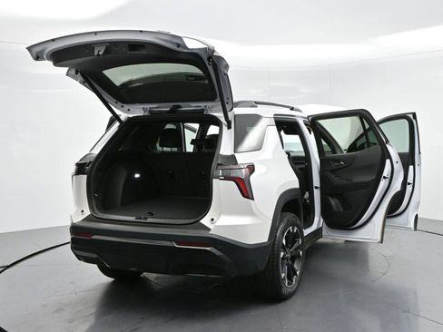 Used 2025 Chevrolet Equinox RS FWD image 40