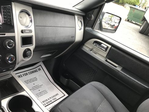 Used 2017 Ford Expedition XLT AWD/4WD image 15