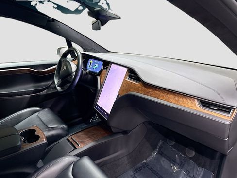 Used 2019 Tesla Model X 75D image 30