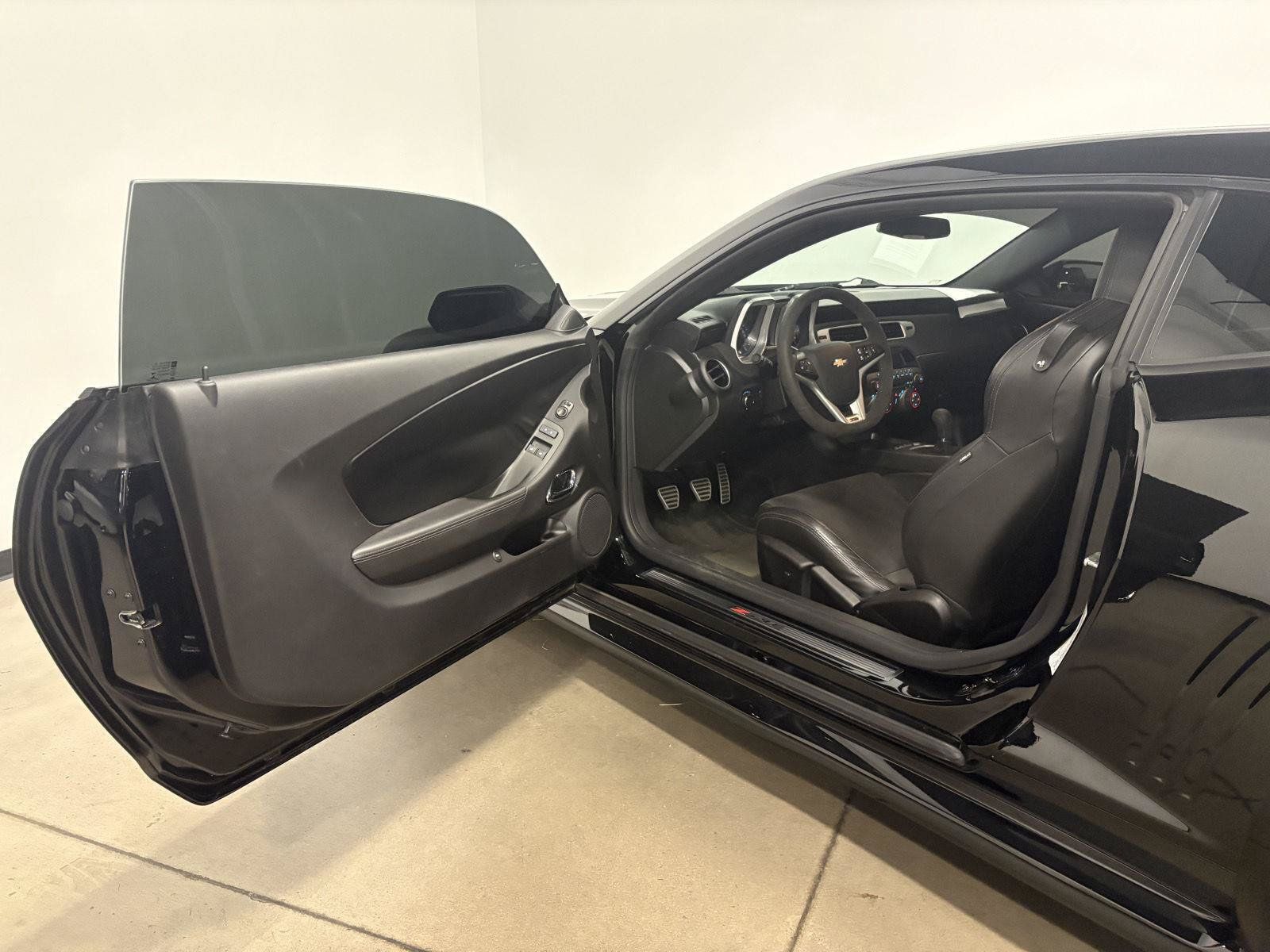 Used 2015 Chevrolet Camaro Z/28 RWD image 14
