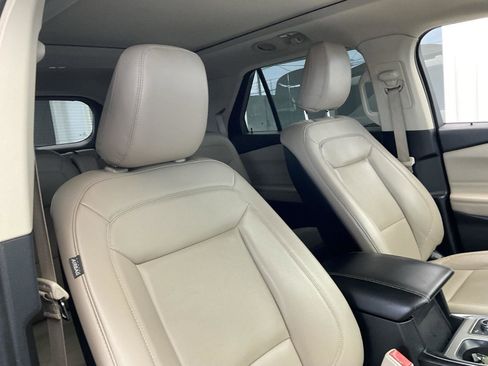 Used 2020 Ford Explorer XLT w/ Equipment Group 202A image 15