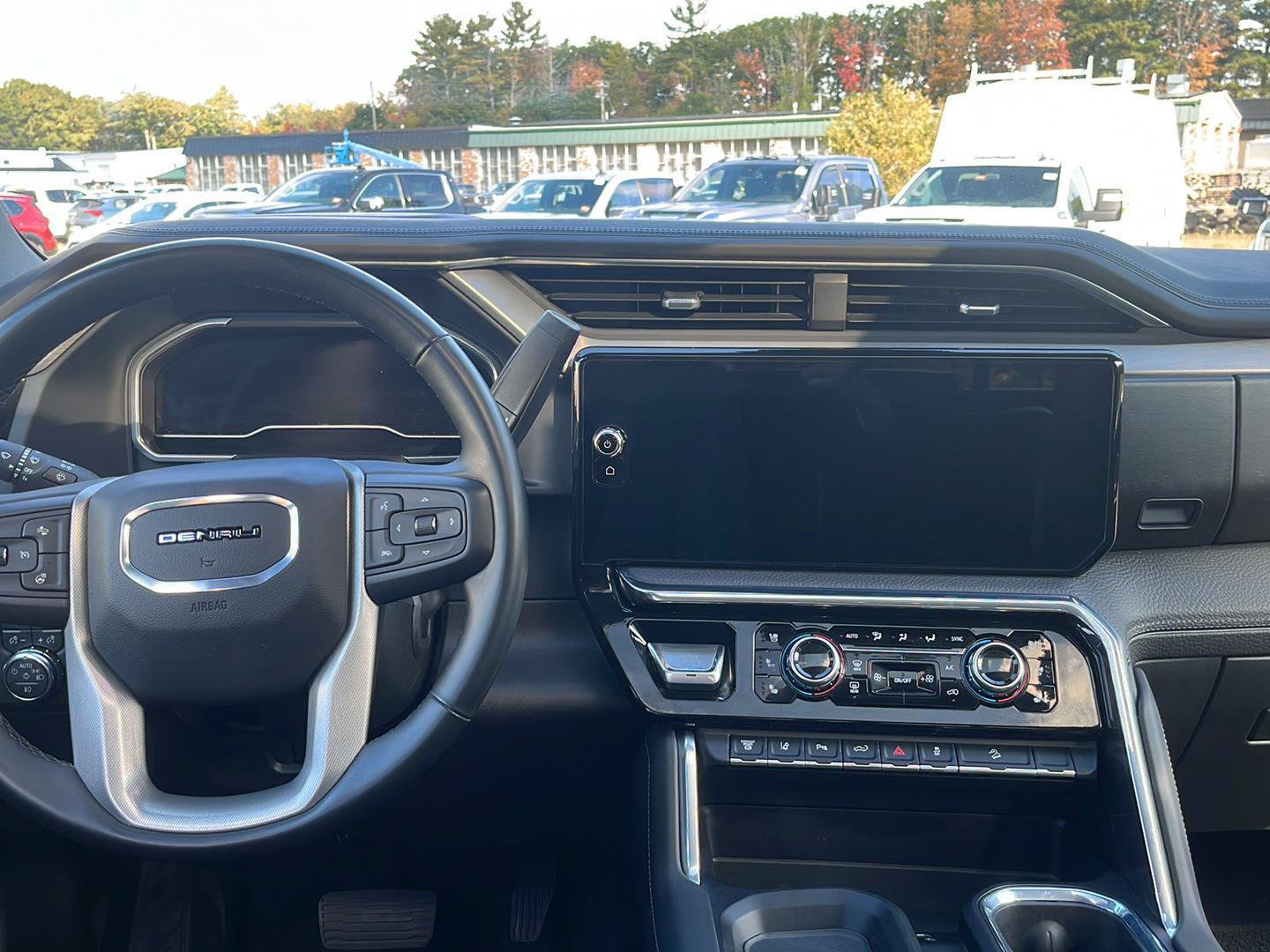 Used 2024 GMC Sierra 2500 Denali w/ Denali Reserve Package AWD/4WD image 16