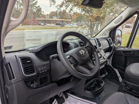 New 2026 RAM ProMaster 1500 w/ Quick Order Package 22G SLT image 16