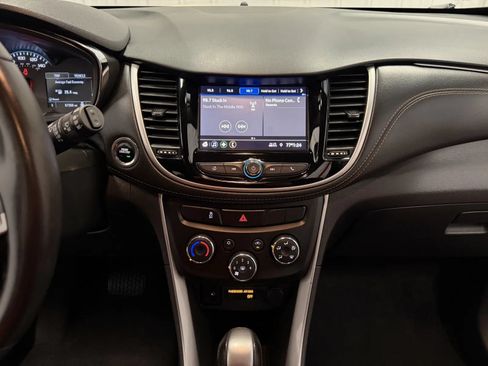 Used 2022 Chevrolet Trax LT w/ Driver Confidence Package AWD/4WD image 27
