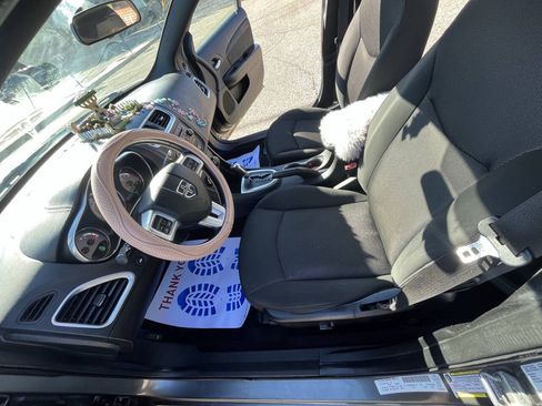 Used 2013 Dodge Avenger SXT FWD image 16