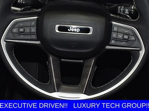 Used 2023 Jeep Grand Cherokee L Limited w/ Luxury Tech Group II AWD/4WD image 28