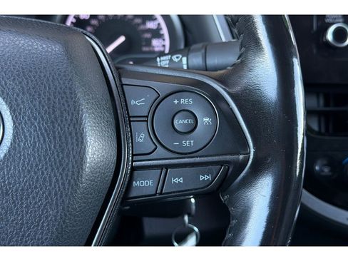 Used 2022 Toyota Camry SE FWD image 25