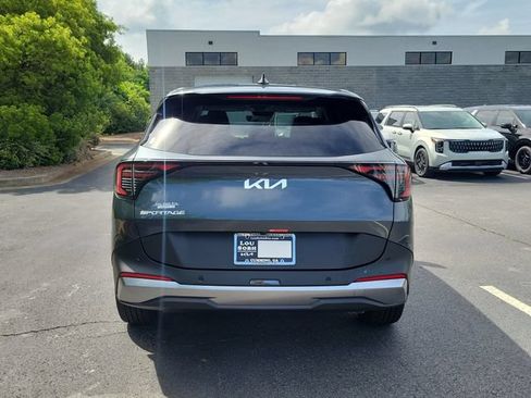 Used 2026 Kia Sportage EX FWD image 6