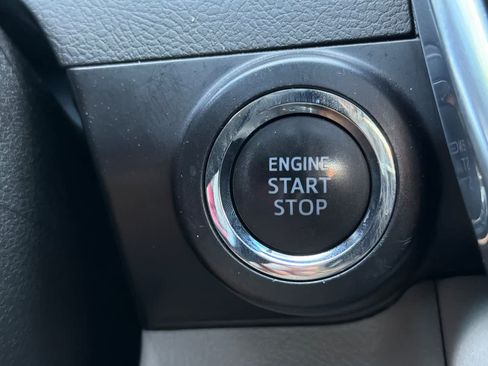 Used 2015 Toyota Camry XLE w/ Moonroof Package FWD image 24