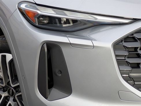 New 2025 Audi Q5 Premium image 16