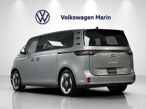 New 2025 Volkswagen ID. Buzz Pro S RWD image 3