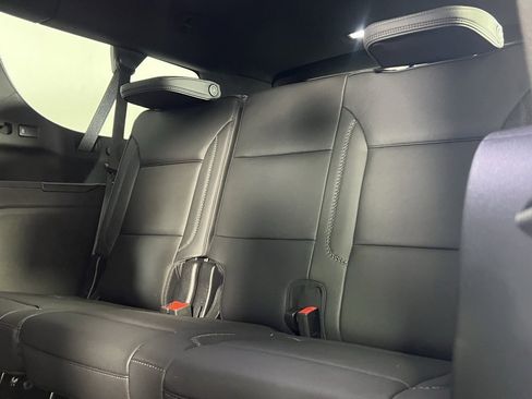 Used 2024 GMC Yukon XL Denali image 29