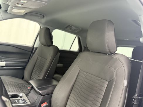 Used 2020 Ford Explorer XLT w/ Comfort Package image 15