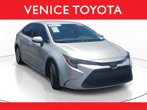 Used 2021 Toyota Corolla LE FWD image 1