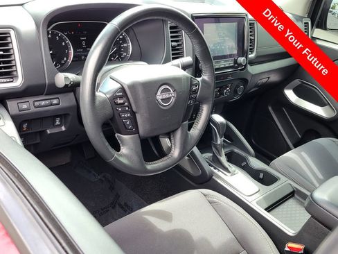 Used 2023 Nissan Frontier SV w/ SV Convenience Package RWD image 5