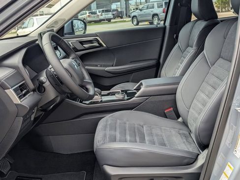 New 2026 Mitsubishi Outlander SE FWD image 13