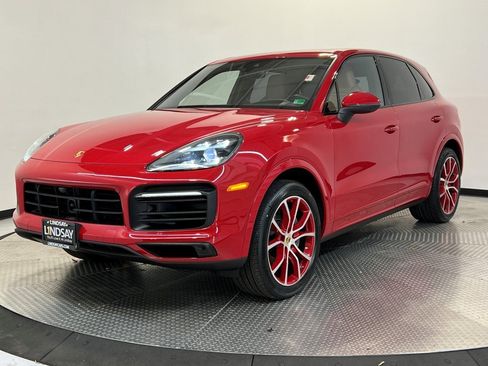 Used 2022 Porsche Cayenne S image 3