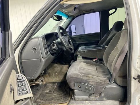 Used 2003 Chevrolet Silverado 2500 LS image 18