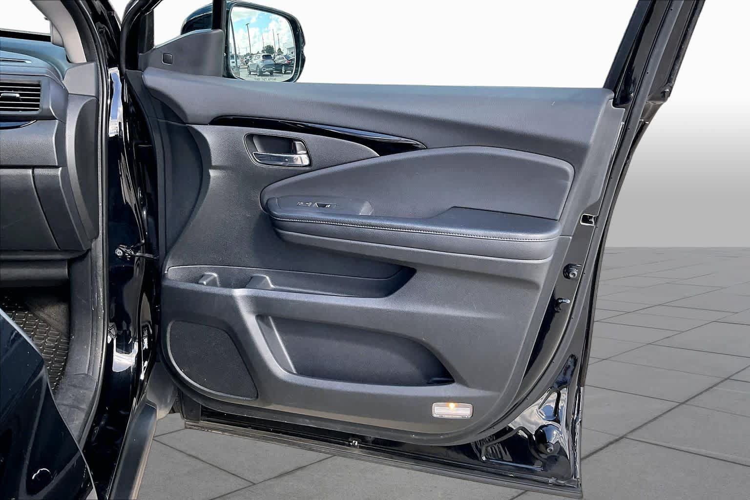 Used 2016 Honda Pilot Elite image 23
