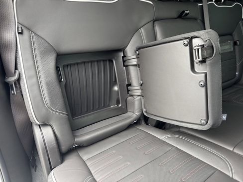 Used 2025 GMC Sierra 1500 AT4X image 21