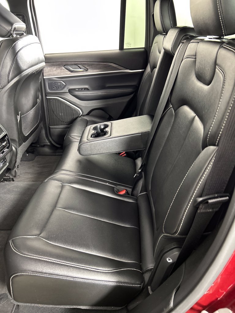 Used 2024 Jeep Grand Cherokee Limited 4xe AWD/4WD image 17