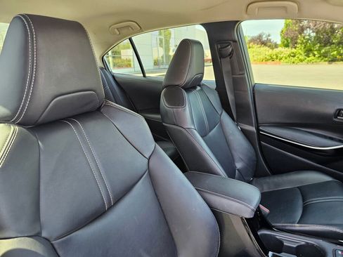 Used 2022 Toyota Corolla LE w/ Premium Interior Package FWD image 12