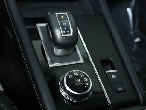 Used 2024 Mitsubishi Outlander SE image 28