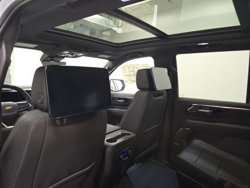 New 2026 Chevrolet Tahoe High Country AWD/4WD image 23