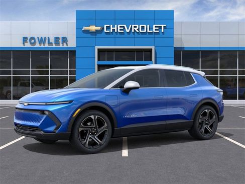 New 2026 Chevrolet Equinox EV LT image 2