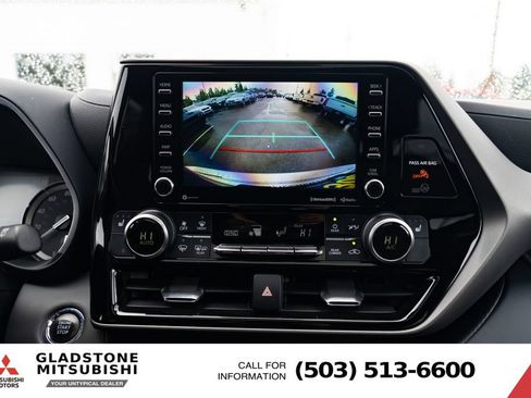 Used 2022 Toyota Highlander XLE AWD/4WD image 15
