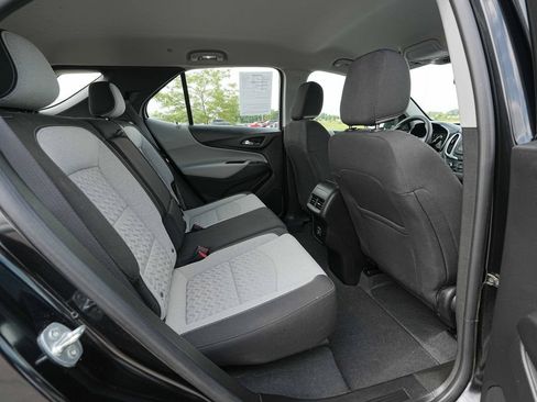 Used 2022 Chevrolet Equinox LS AWD/4WD image 24