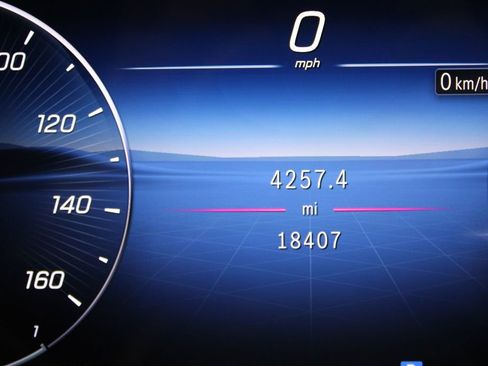 Used 2025 Mercedes-Benz C 300 Sedan image 28