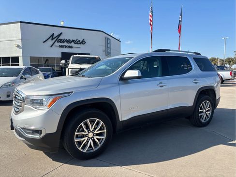 Used 2018 GMC Acadia SLE image 1