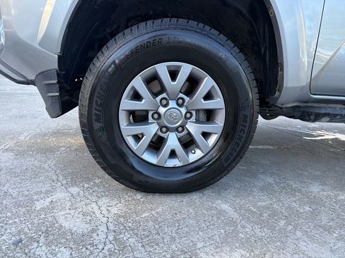 Used 2019 Toyota Tacoma SR5 image 11