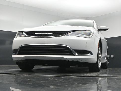 Used 2017 Chrysler 200 Limited Platinum w/ Comfort & Convenience Group FWD image 28