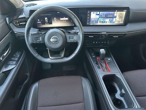 Certified 2025 Nissan Kicks SR image 16