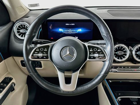 Used 2023 Mercedes-Benz GLB 250 4MATIC image 18