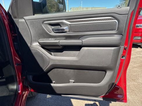 New 2026 RAM 1500 4x4 Crew Cab image 31