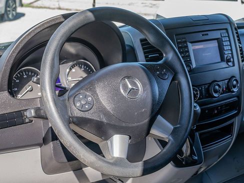 Used 2016 Mercedes-Benz Sprinter 2500 image 22