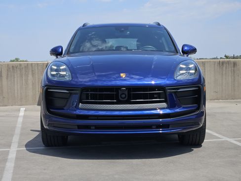 Certified 2026 Porsche Macan AWD/4WD image 11
