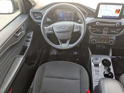 Used 2025 Ford Escape Active AWD/4WD image 16