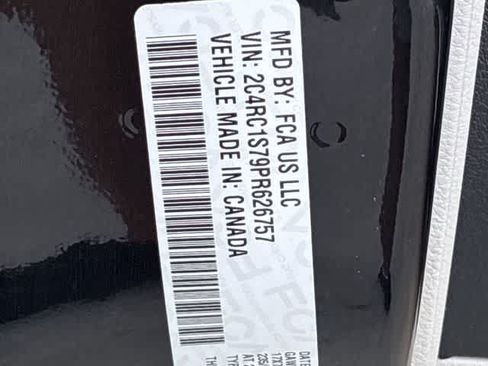 Used 2023 Chrysler Pacifica Limited FWD image 39