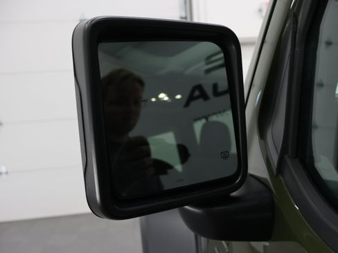 Used 2023 Jeep Wrangler Unlimited Sport AWD/4WD image 33