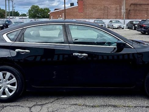 Used 2016 Nissan Altima 2.5 S w/ Power Driver Seat Package FWD image 6