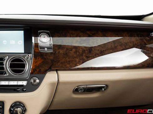 Used 2015 Rolls-Royce Wraith image 28