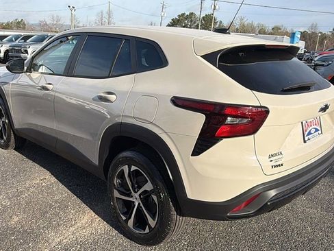 New 2026 Chevrolet Trax RS image 6