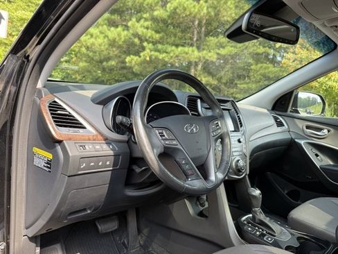 Used 2018 Hyundai Santa Fe Limited image 15