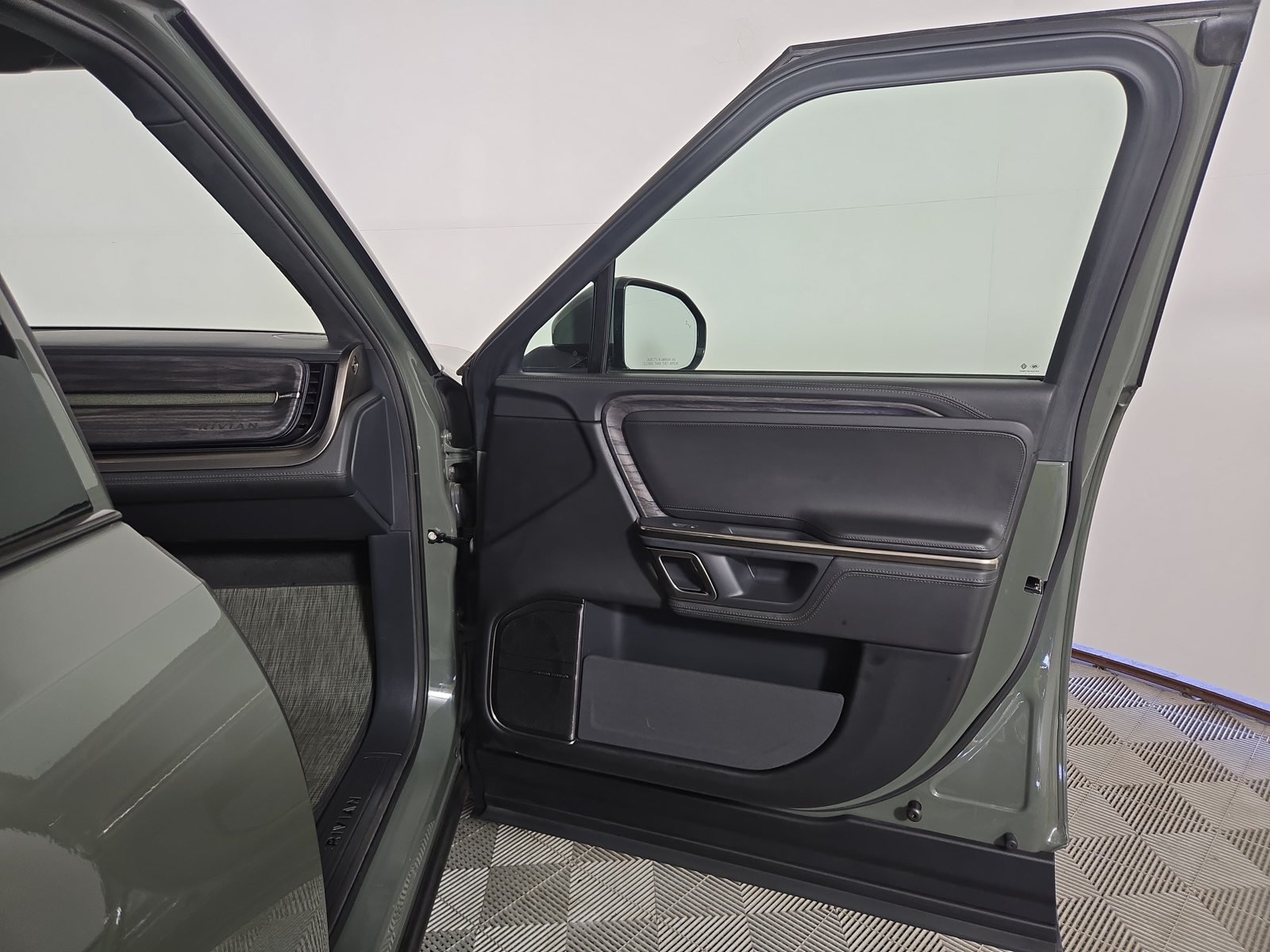 Used 2022 Rivian R1T Launch Edition AWD/4WD image 18
