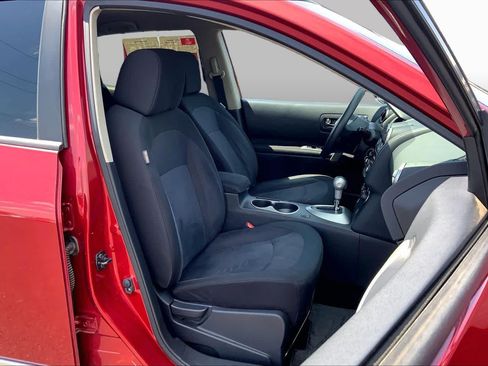 Used 2015 Nissan Rogue S w/ Convenience Package AWD/4WD image 9